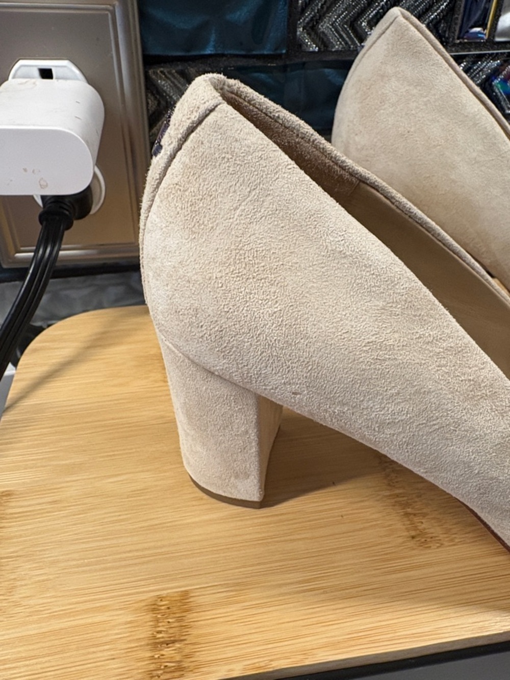 Ralph Lauren Beige Kidsuede Pointed Pump - Picture 7 of 7